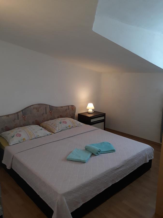 Apartments Mara Seget Vranjica Εξωτερικό φωτογραφία